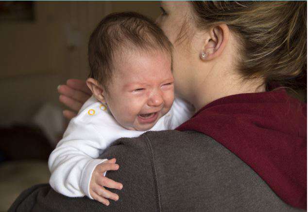 Ako utíšiť plačúce bábätko: 5 najčastejších príčin a tipy, ako na ne